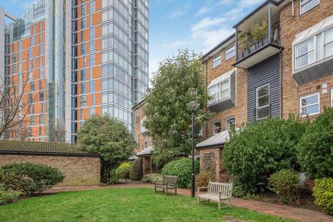 3 bedroom maisonette to rent, Whistlers Avenue, London, SW11