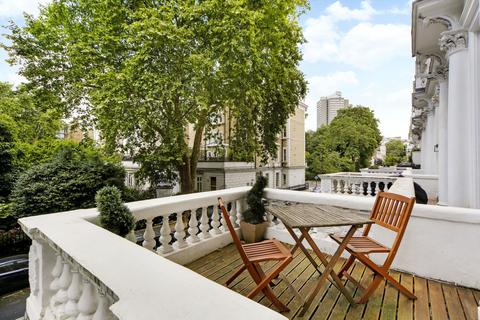 2 bedroom flat to rent, Courtfield Gardens, London, SW5