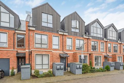 1 bedroom flat to rent, Harlow Gardens, Kingston Upon Thames KT1
