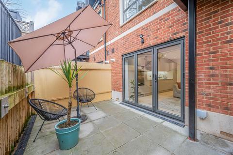 1 bedroom flat to rent, Harlow Gardens, Kingston Upon Thames KT1