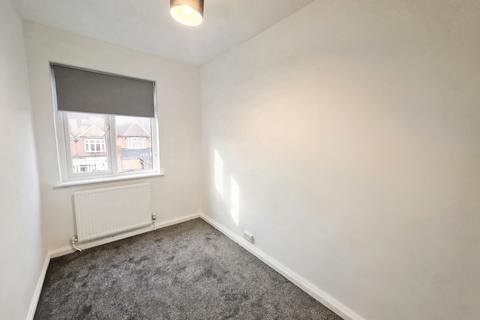 3 bedroom maisonette to rent, Watling Street, Radlett, WD7