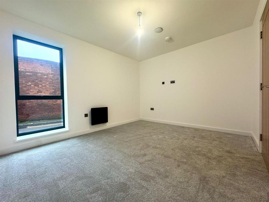 Bedroom pic 1.jpeg