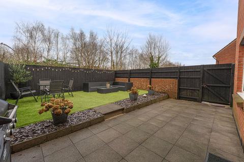 3 bedroom end of terrace house for sale, St. Davids Crescent, Newport, NP20
