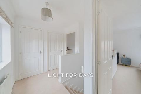 undefined, Ewden Close, Swindon SN1