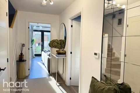 3 bedroom terraced house for sale, ashby wood Drive, Northampton