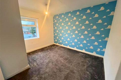 2 bedroom house to rent, Esthwaite Avenue, St. Helens