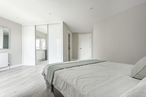 2 bedroom flat for sale, Stane Grove, London, SW9