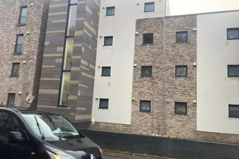 2 bedroom flat for sale