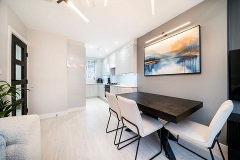 3 bedroom flat for sale, Upper Street, London N1