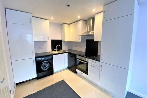 1 bedroom apartment to rent, West Street, Westcliff on sea, Westcliff on sea,