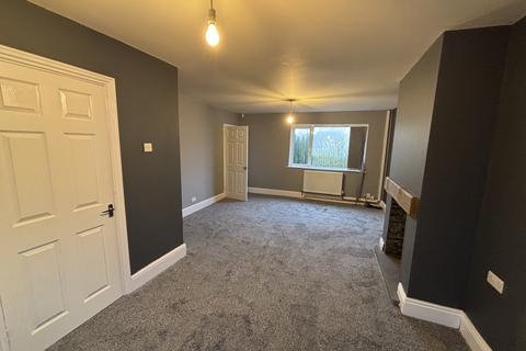 3 bedroom semi-detached house to rent, Wardle Crescent, Keighley BD21