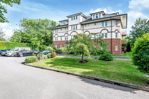 2 bedroom flat for sale, Claremont Avenue, Surrey GU22