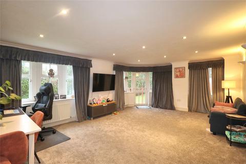 2 bedroom flat for sale, Claremont Avenue, Surrey GU22
