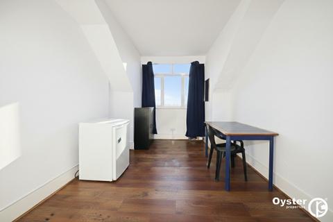 1 bedroom in a house share to rent, Friern Barnet Road, London - N11 1NA