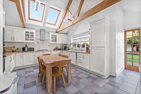 4 bedroom semi-detached house for sale, Leacroft Close, Staines-upon-Thames, TW18