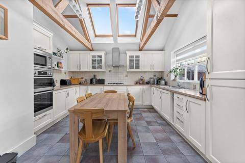 4 bedroom semi-detached house for sale, Leacroft Close, Staines-upon-Thames, TW18