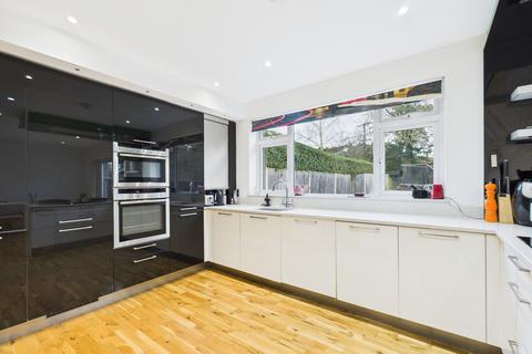 4 bedroom detached house for sale, Bramley Road, Pamber End, RG26