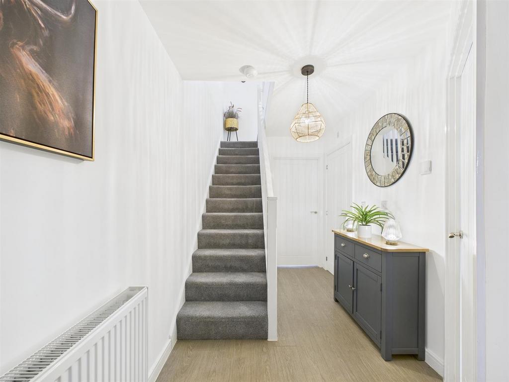 HALLWAY.jpg