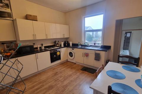 2 bedroom flat to rent, Regent Street, Coventry CV1