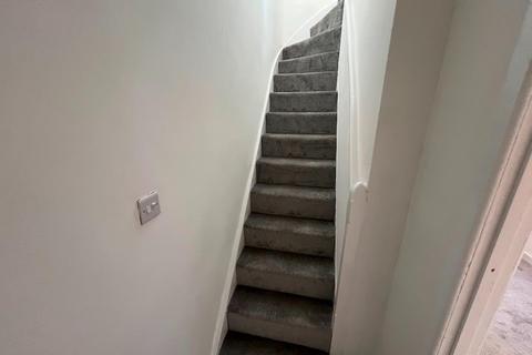 2 bedroom flat to rent, The Polygon, Southampton
