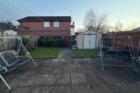 4 bedroom detached house to rent, Century Road, Oldbury B69