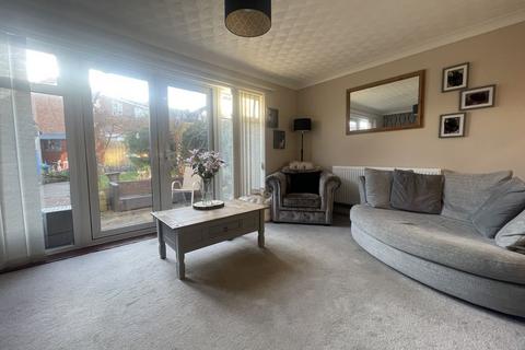 3 bedroom house to rent, Hazlemere Drive, Gillingham ME7