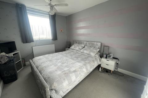 3 bedroom house to rent, Hazlemere Drive, Gillingham ME7