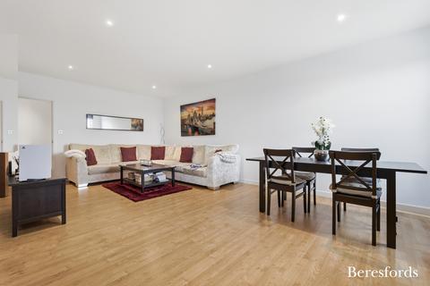 2 bedroom apartment for sale, Station Court, Radford Way, CM12