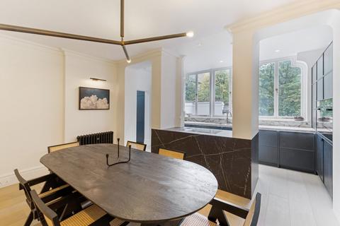 2 bedroom flat to rent, Brompton Square, Knightsbridge, London