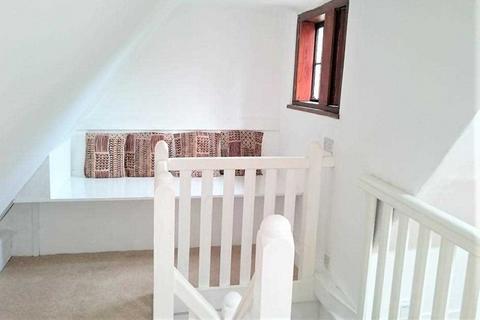 undefined, Buckingham MK18