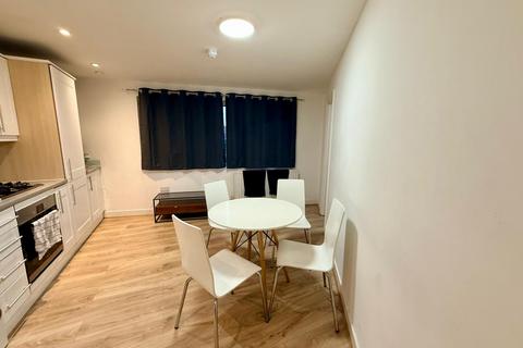 2 bedroom flat to rent, Pickering Road, Barking IG11