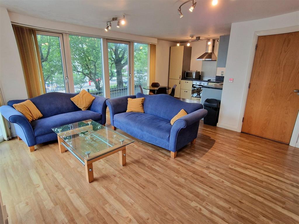 Lounge/Kitchen