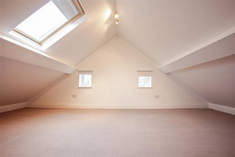 3 bedroom flat to rent, Border Crescent, Crystal Palace, London, SE26
