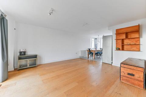 2 bedroom flat to rent, Suffolk Road, South Norwood, London, SE25