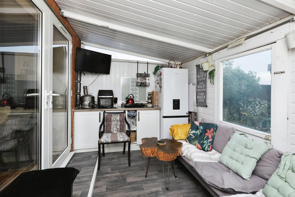 Utility/Lean To