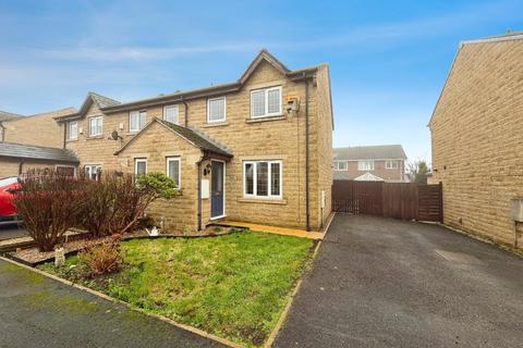 3 bedroom end of terrace house to rent, Thompson Close, Halifax HX3