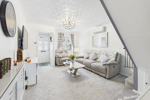 2 bedroom end of terrace house for sale, Anton Way, Aylesbury