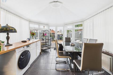 2 bedroom end of terrace house for sale, Anton Way, Aylesbury
