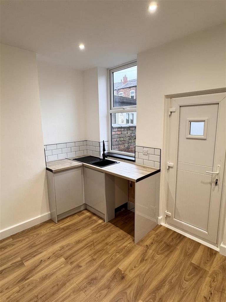 Kitchen 4.jpeg