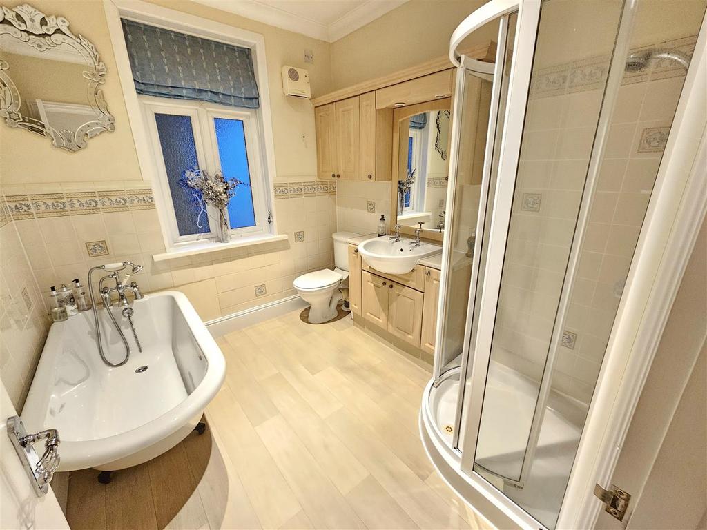 Bath Shower Room.jpg