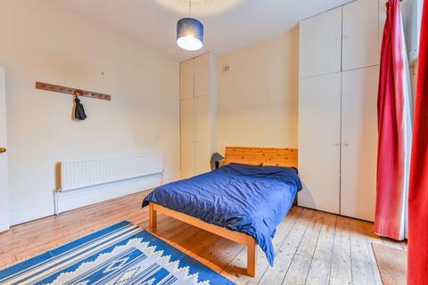 2 bedroom flat for sale, Lordship Road - Stoke Newington, Stoke Newington, London, N16