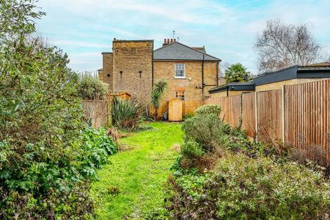 2 bedroom flat for sale, Lordship Road - Stoke Newington, Stoke Newington, London, N16