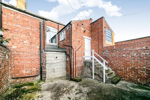 2 bedroom flat to rent, Main Street, Ryton NE40