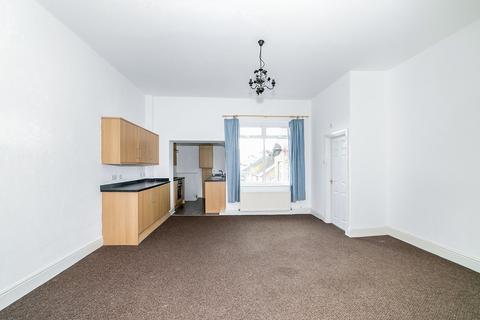 2 bedroom flat to rent, Main Street, Ryton NE40