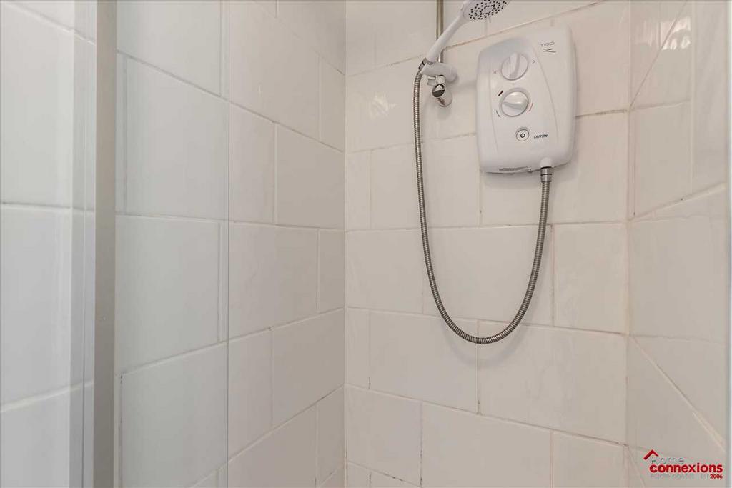 Bathrom - Showing