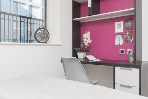 2 bedroom apartment to rent, Great Western Street, Manchester M14