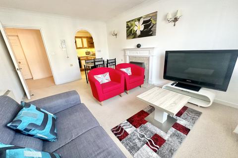 2 bedroom flat for sale, Brancaster Road, Ilford, IG2