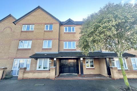 2 bedroom flat for sale, Brancaster Road, Ilford, IG2