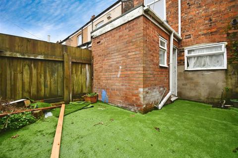 2 bedroom end of terrace house for sale, Sculcoates Lane, Hull