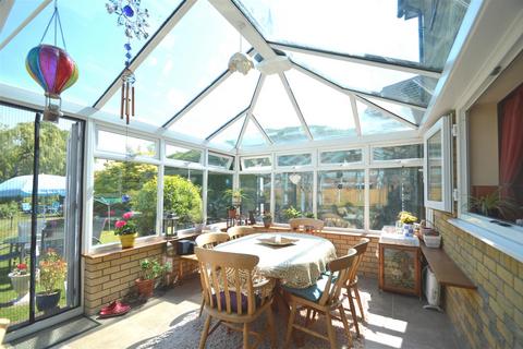 4 bedroom detached house for sale, New Road, Porchfield